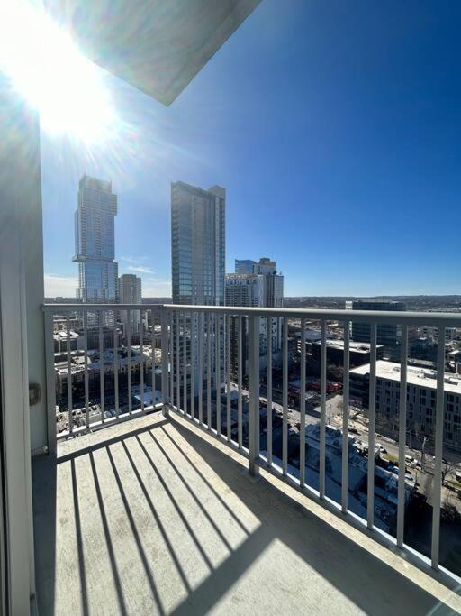 Indulge In Luxury Living 2 Bedroom Gem In The Heart Of Austin With Pool, Gym, And Breathtaking Views Exterior foto