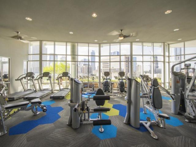 Indulge In Luxury Living 2 Bedroom Gem In The Heart Of Austin With Pool, Gym, And Breathtaking Views Exterior foto