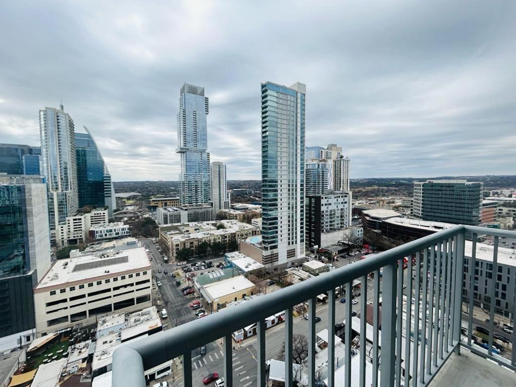 Indulge In Luxury Living 2 Bedroom Gem In The Heart Of Austin With Pool, Gym, And Breathtaking Views Exterior foto